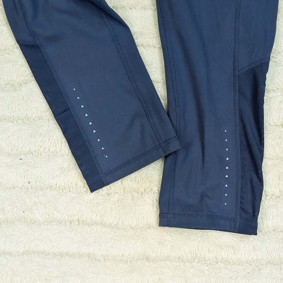 Reebok On The Run High Rise Capri - Picture 6 of 15